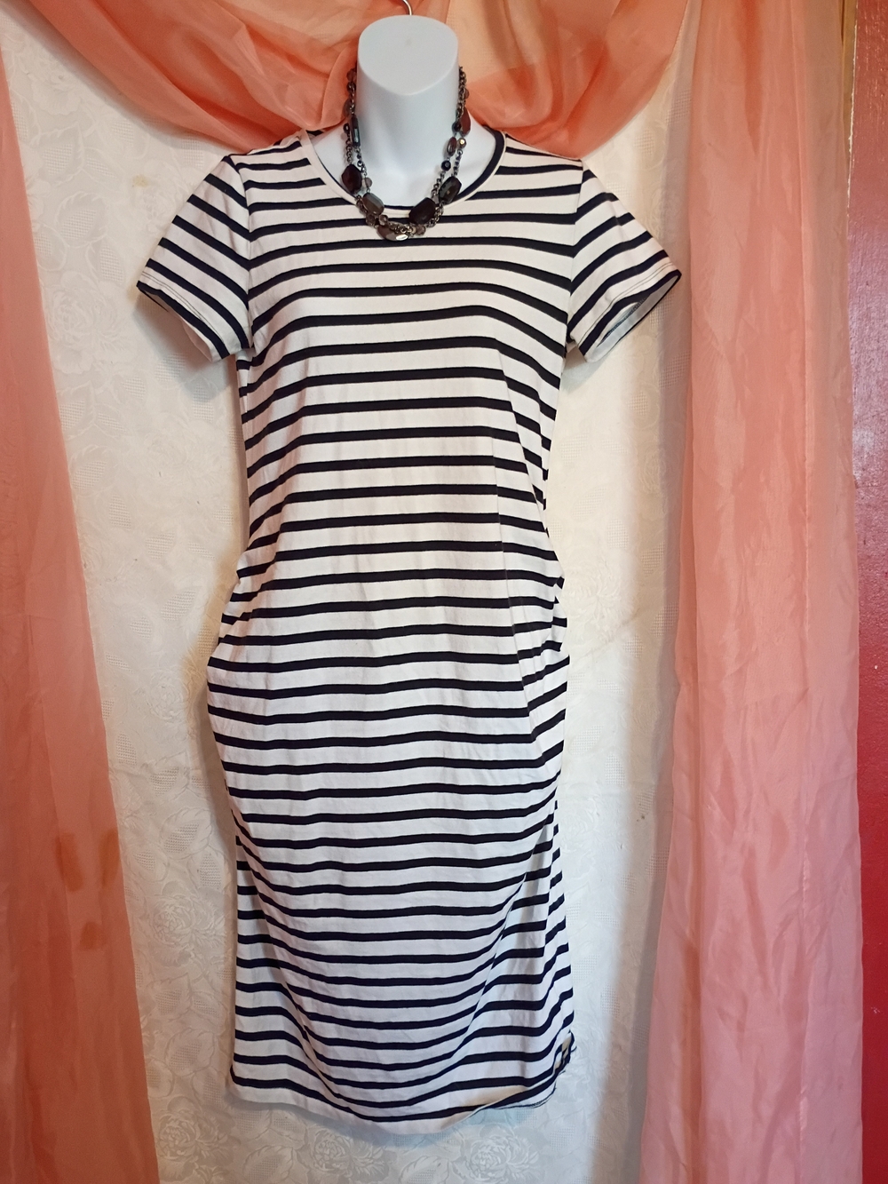 Old Navy Ladies Black and White Striped Midi Tee Maternity Dress Sz M